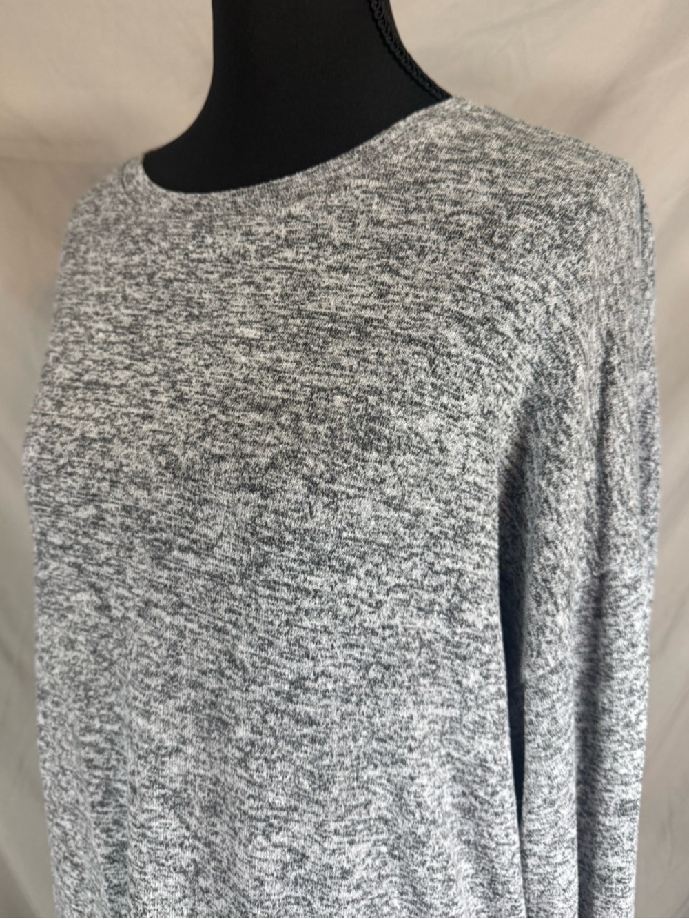 Athleta Mindful Pullover – Light Gray Heather‎ 🌿 - Picture 4 of 7